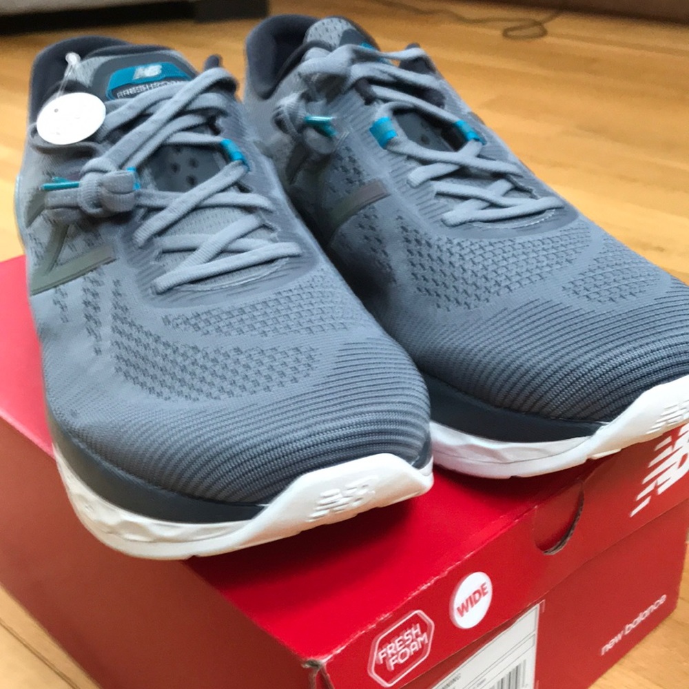 New Balance 12 4E Fresh Foam Running Shoe